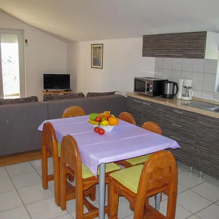 Nika-1 By Interhome アパート Pridraga